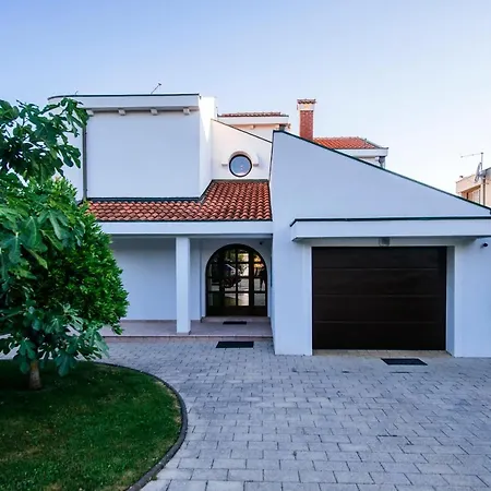 Sonik Villa